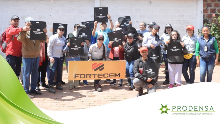 Voluntarios con Propósito en el Hogar Campestre para el Adulto Mayor La Ceiba