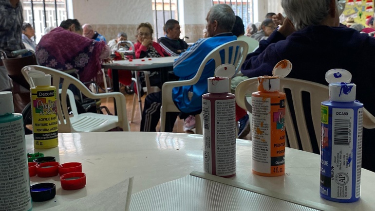 Actividad de pintura con nuestros adultos mayores de Sopó