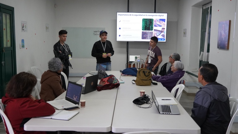 Avanzamos con nuestro curso de Alfabetización Digital
